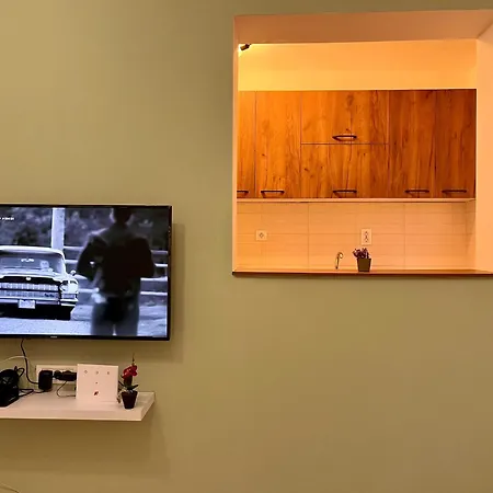 Roosevelt Apartment